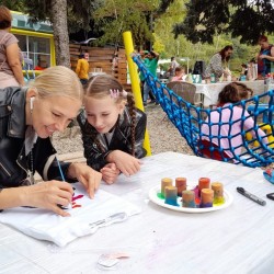 Atelier de pictura pe tricou de bumbac la Roaba de Cultura